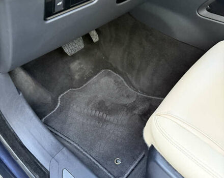 Синий Ягуар Ф-Пейс, объемом двигателя 2 л и пробегом 199 тыс. км за 24900 $, фото 25 на Automoto.ua