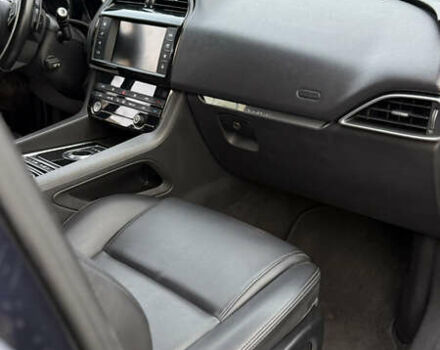 Синій Ягуар Ф-Пейс, об'ємом двигуна 2 л та пробігом 116 тис. км за 29000 $, фото 10 на Automoto.ua