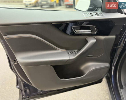 Синий Ягуар Ф-Пейс, объемом двигателя 2 л и пробегом 120 тыс. км за 16000 $, фото 16 на Automoto.ua