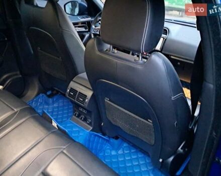 Синий Ягуар Ф-Пейс, объемом двигателя 3 л и пробегом 116 тыс. км за 24900 $, фото 4 на Automoto.ua