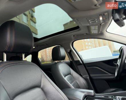 Синий Ягуар Ф-Пейс, объемом двигателя 2 л и пробегом 120 тыс. км за 16000 $, фото 19 на Automoto.ua