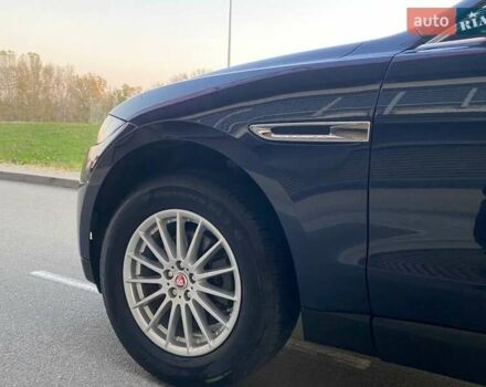 Синий Ягуар Ф-Пейс, объемом двигателя 2 л и пробегом 102 тыс. км за 25500 $, фото 1 на Automoto.ua