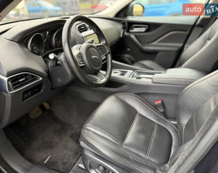 Синий Ягуар Ф-Пейс, объемом двигателя 2 л и пробегом 120 тыс. км за 16000 $, фото 17 на Automoto.ua