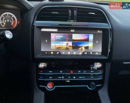 Синий Ягуар Ф-Пейс, объемом двигателя 2 л и пробегом 102 тыс. км за 25500 $, фото 13 на Automoto.ua