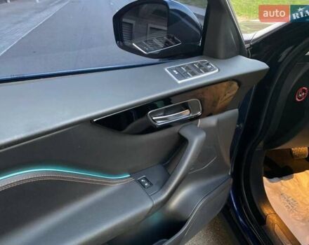 Синий Ягуар Ф-Пейс, объемом двигателя 2 л и пробегом 102 тыс. км за 25500 $, фото 9 на Automoto.ua