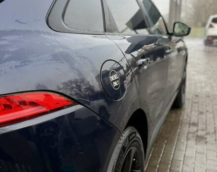 Синій Ягуар Ф-Пейс, об'ємом двигуна 2 л та пробігом 116 тис. км за 29000 $, фото 6 на Automoto.ua