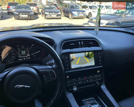 Синий Ягуар Ф-Пейс, объемом двигателя 2 л и пробегом 88 тыс. км за 17800 $, фото 33 на Automoto.ua