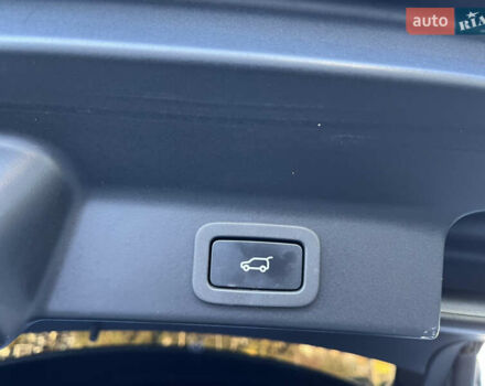 Синий Ягуар Ф-Пейс, объемом двигателя 2 л и пробегом 88 тыс. км за 17800 $, фото 23 на Automoto.ua