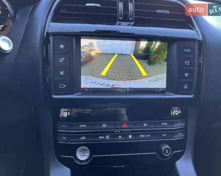 Синий Ягуар Ф-Пейс, объемом двигателя 2 л и пробегом 88 тыс. км за 17800 $, фото 31 на Automoto.ua