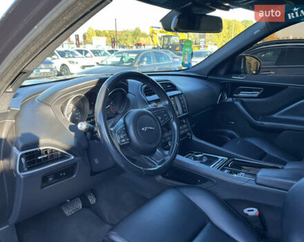 Синий Ягуар Ф-Пейс, объемом двигателя 2 л и пробегом 88 тыс. км за 17800 $, фото 14 на Automoto.ua