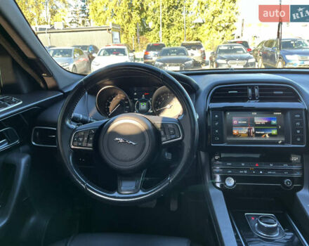 Синий Ягуар Ф-Пейс, объемом двигателя 2 л и пробегом 88 тыс. км за 17800 $, фото 17 на Automoto.ua