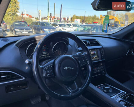 Синий Ягуар Ф-Пейс, объемом двигателя 2 л и пробегом 88 тыс. км за 17800 $, фото 16 на Automoto.ua