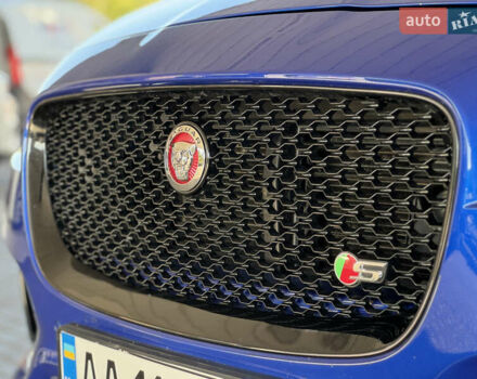 Синій Ягуар Ф-Пейс, об'ємом двигуна 3 л та пробігом 69 тис. км за 29000 $, фото 4 на Automoto.ua