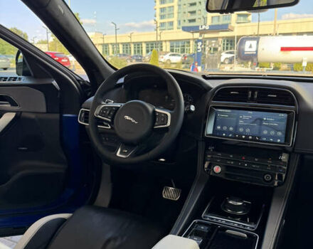 Синій Ягуар Ф-Пейс, об'ємом двигуна 3 л та пробігом 69 тис. км за 29000 $, фото 32 на Automoto.ua