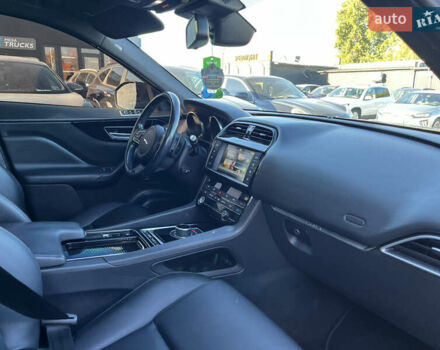 Синий Ягуар Ф-Пейс, объемом двигателя 2 л и пробегом 88 тыс. км за 17800 $, фото 27 на Automoto.ua