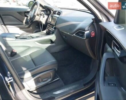 Синий Ягуар Ф-Пейс, объемом двигателя 2 л и пробегом 136 тыс. км за 25400 $, фото 17 на Automoto.ua