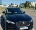 Синий Ягуар Ф-Пейс, объемом двигателя 2 л и пробегом 96 тыс. км за 33000 $, фото 1 на Automoto.ua