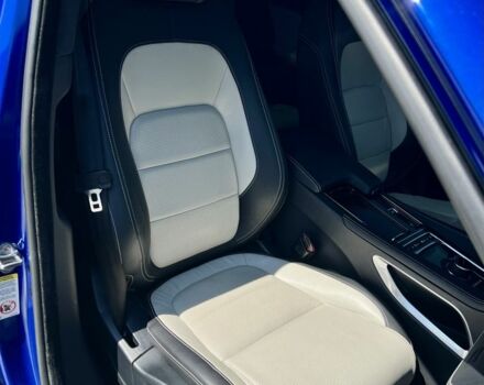 Ягуар Ф-Пейс 2019 у Рівному на Automoto.ua Синій Ягуар Ф-Пейс, об'ємом двигуна 2 л та пробігом 100 тис. км за 23999 $, фото 6 на Automoto.ua