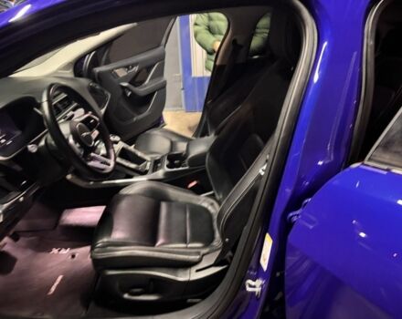 Синий Ягуар Ф-Пейс, объемом двигателя 0 л и пробегом 57 тыс. км за 34000 $, фото 7 на Automoto.ua