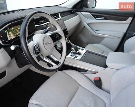 Синий Ягуар Ф-Пейс, объемом двигателя 2 л и пробегом 93 тыс. км за 38000 $, фото 4 на Automoto.ua