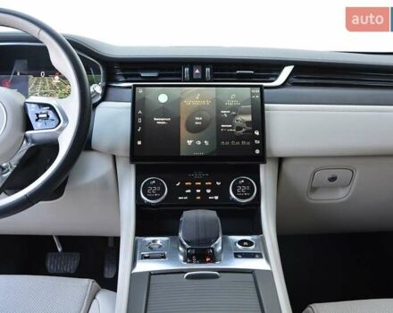 Синий Ягуар Ф-Пейс, объемом двигателя 2 л и пробегом 93 тыс. км за 38000 $, фото 6 на Automoto.ua