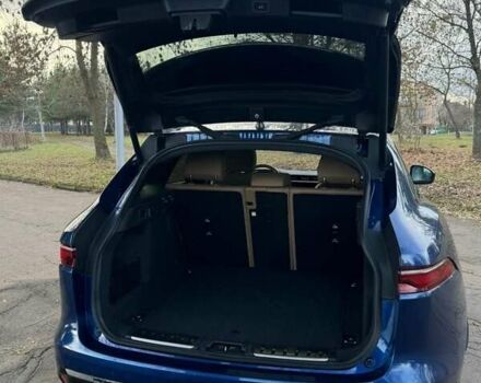 Синій Ягуар Ф-Пейс, об'ємом двигуна 2 л та пробігом 61 тис. км за 32000 $, фото 9 на Automoto.ua