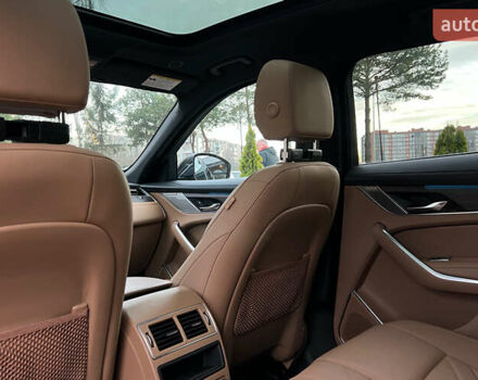 Синий Ягуар Ф-Пейс, объемом двигателя 2 л и пробегом 5 тыс. км за 48999 $, фото 23 на Automoto.ua