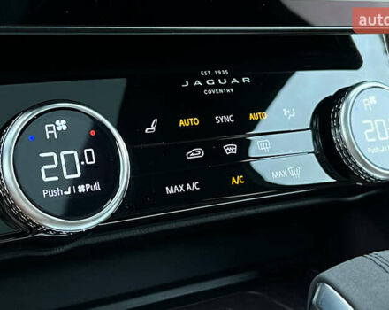 Синий Ягуар Ф-Пейс, объемом двигателя 2 л и пробегом 5 тыс. км за 48999 $, фото 15 на Automoto.ua