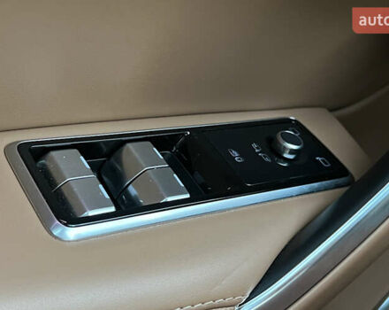 Синий Ягуар Ф-Пейс, объемом двигателя 2 л и пробегом 5 тыс. км за 48999 $, фото 19 на Automoto.ua