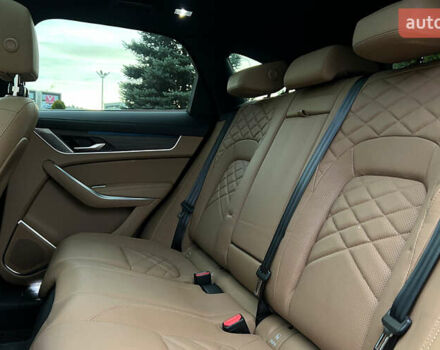 Синий Ягуар Ф-Пейс, объемом двигателя 2 л и пробегом 5 тыс. км за 48999 $, фото 24 на Automoto.ua