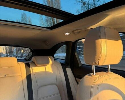 Зелений Ягуар Ф-Пейс, об'ємом двигуна 2 л та пробігом 147 тис. км за 25500 $, фото 4 на Automoto.ua