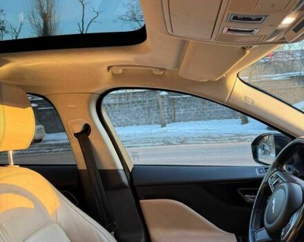 Зелений Ягуар Ф-Пейс, об'ємом двигуна 2 л та пробігом 147 тис. км за 25500 $, фото 5 на Automoto.ua