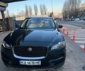 Зелений Ягуар Ф-Пейс, об'ємом двигуна 2 л та пробігом 147 тис. км за 25500 $, фото 1 на Automoto.ua