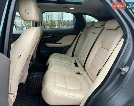 Зеленый Ягуар Ф-Пейс, объемом двигателя 2 л и пробегом 115 тыс. км за 22990 $, фото 10 на Automoto.ua