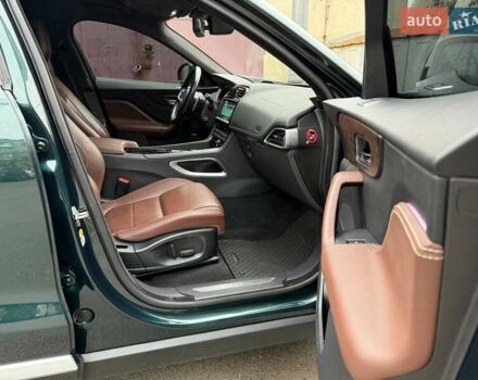 Зеленый Ягуар Ф-Пейс, объемом двигателя 2.99 л и пробегом 143 тыс. км за 28000 $, фото 11 на Automoto.ua