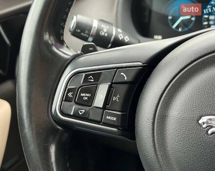 Зеленый Ягуар Ф-Пейс, объемом двигателя 2 л и пробегом 115 тыс. км за 22990 $, фото 20 на Automoto.ua