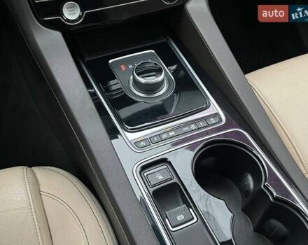 Зеленый Ягуар Ф-Пейс, объемом двигателя 2 л и пробегом 115 тыс. км за 22990 $, фото 28 на Automoto.ua