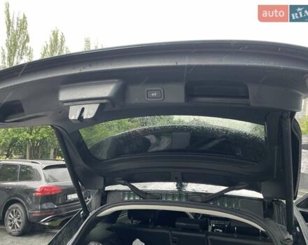 Зелений Ягуар Ф-Пейс, об'ємом двигуна 2 л та пробігом 175 тис. км за 21200 $, фото 17 на Automoto.ua