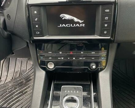 Зелений Ягуар Ф-Пейс, об'ємом двигуна 2 л та пробігом 175 тис. км за 21200 $, фото 7 на Automoto.ua