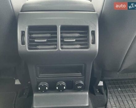 Зелений Ягуар Ф-Пейс, об'ємом двигуна 2 л та пробігом 175 тис. км за 21200 $, фото 13 на Automoto.ua