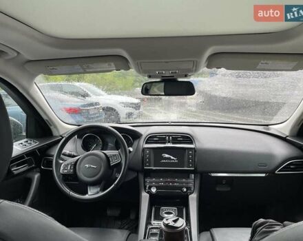 Зелений Ягуар Ф-Пейс, об'ємом двигуна 2 л та пробігом 175 тис. км за 21200 $, фото 14 на Automoto.ua