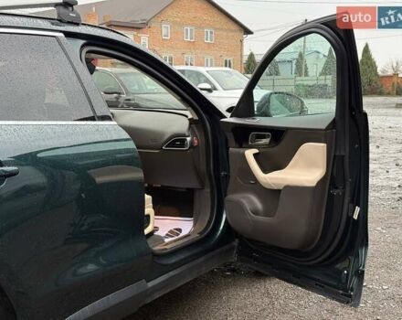 Зелений Ягуар Ф-Пейс, об'ємом двигуна 2 л та пробігом 101 тис. км за 18500 $, фото 30 на Automoto.ua