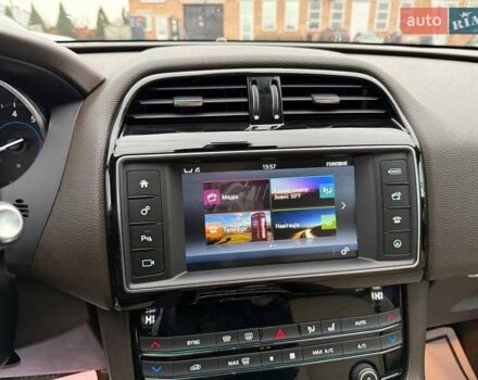 Зелений Ягуар Ф-Пейс, об'ємом двигуна 2 л та пробігом 101 тис. км за 18500 $, фото 20 на Automoto.ua