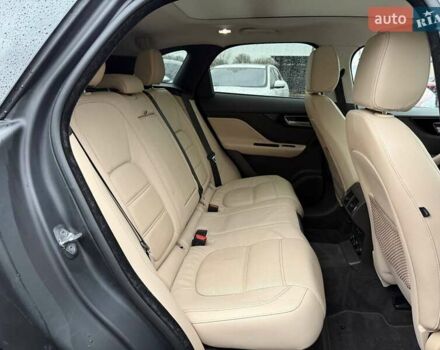 Зелений Ягуар Ф-Пейс, об'ємом двигуна 2 л та пробігом 101 тис. км за 18500 $, фото 34 на Automoto.ua