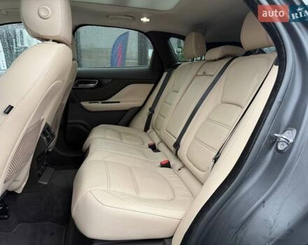 Зелений Ягуар Ф-Пейс, об'ємом двигуна 2 л та пробігом 101 тис. км за 18500 $, фото 35 на Automoto.ua