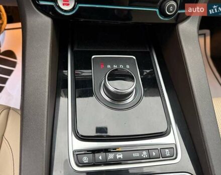 Зелений Ягуар Ф-Пейс, об'ємом двигуна 2 л та пробігом 101 тис. км за 18500 $, фото 24 на Automoto.ua