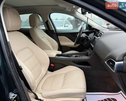 Зелений Ягуар Ф-Пейс, об'ємом двигуна 2 л та пробігом 101 тис. км за 18500 $, фото 29 на Automoto.ua