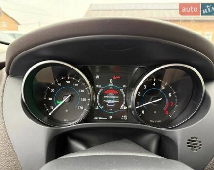 Зелений Ягуар Ф-Пейс, об'ємом двигуна 2 л та пробігом 101 тис. км за 18500 $, фото 13 на Automoto.ua