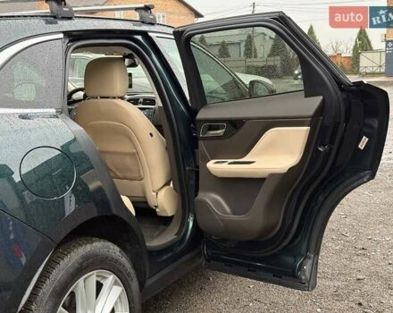 Зелений Ягуар Ф-Пейс, об'ємом двигуна 2 л та пробігом 101 тис. км за 18500 $, фото 33 на Automoto.ua