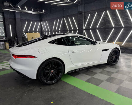 Белый Ягуар Ф-Тайп, объемом двигателя 3 л и пробегом 99 тыс. км за 27000 $, фото 4 на Automoto.ua